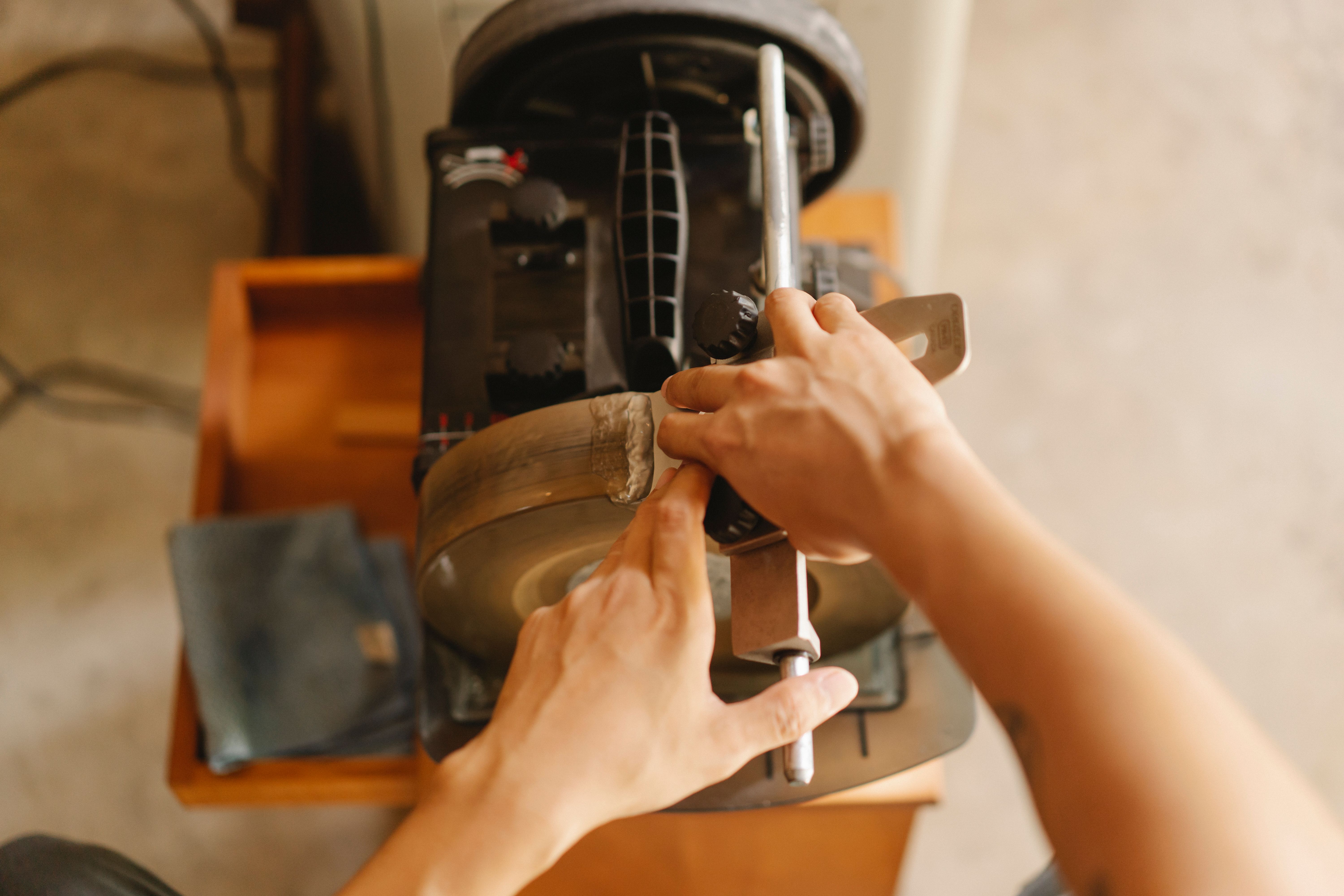 Industrial tool cleaning and sharpening