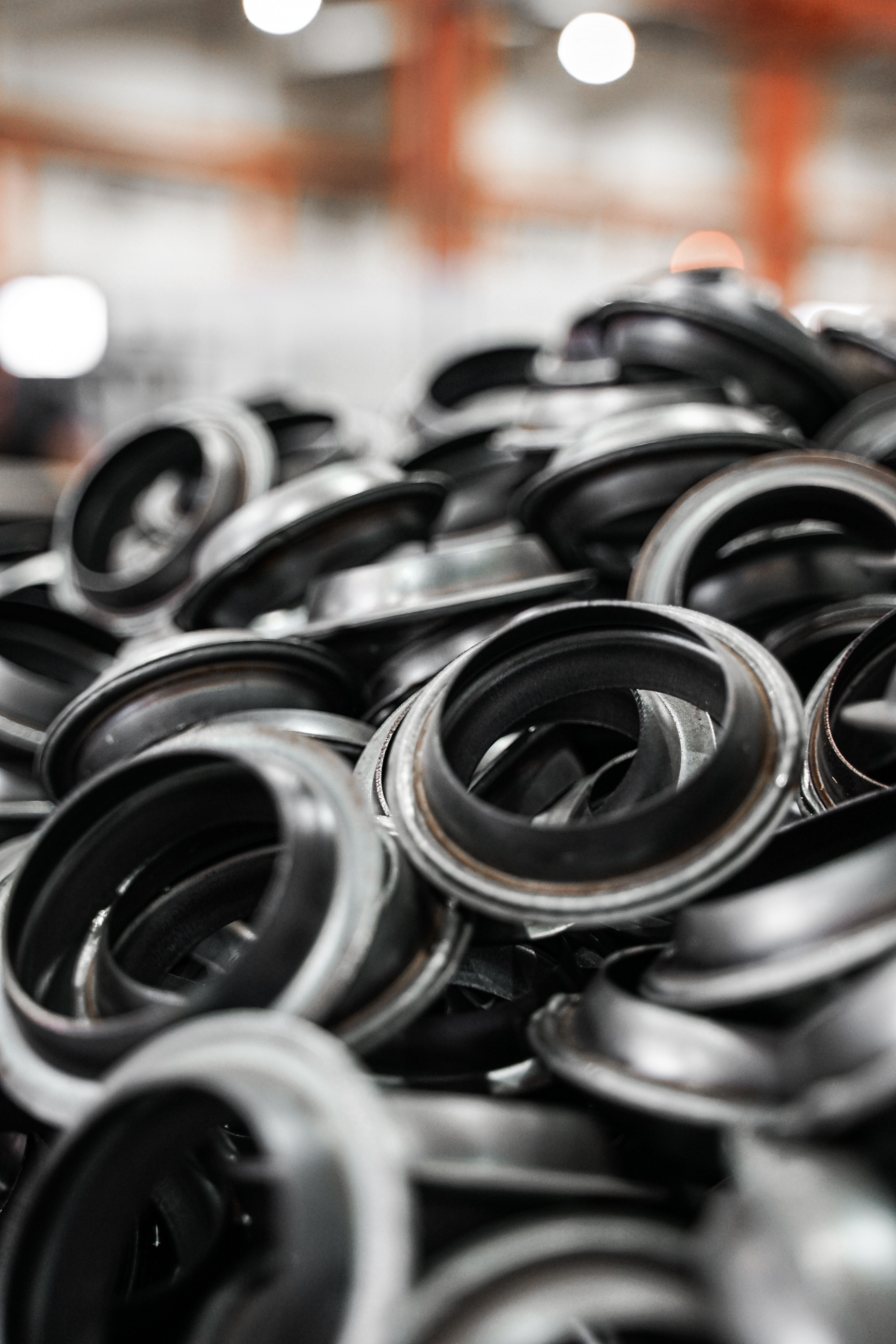 Industrial metal sealing rings and precision components